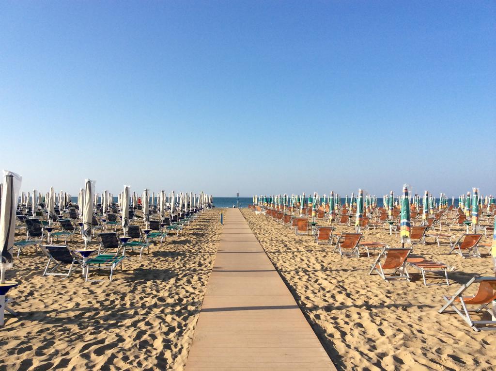 Appartamenti Dora Bibione Exterior photo